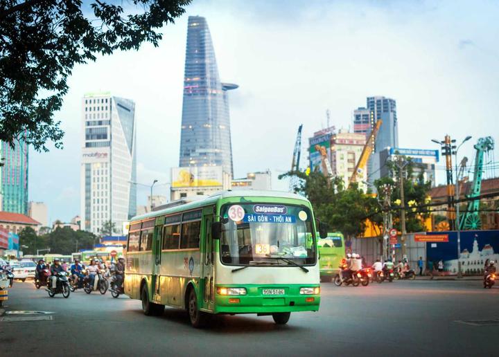 Từ Phụ nữ tuổi này dễ có